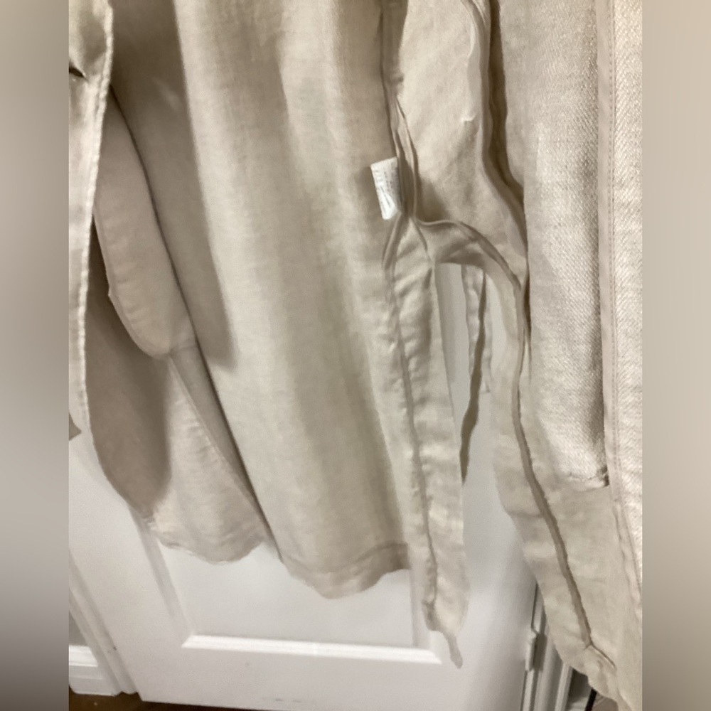 D. Plat Beige Linen Trench Coat - Picture 4 of 5